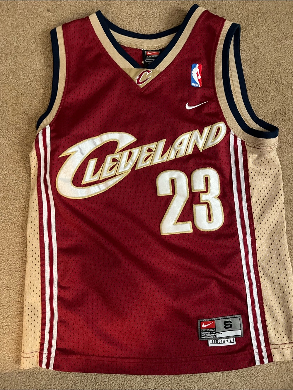 Nike Burgundy and Cream Basketball Jersey – Small